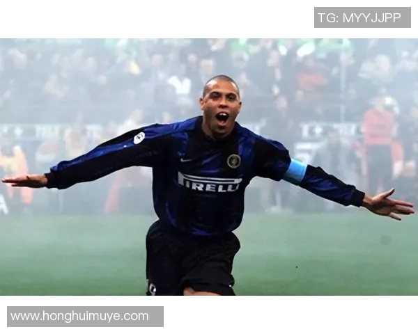 历史上首位足球巨星的诞生与影响力探究